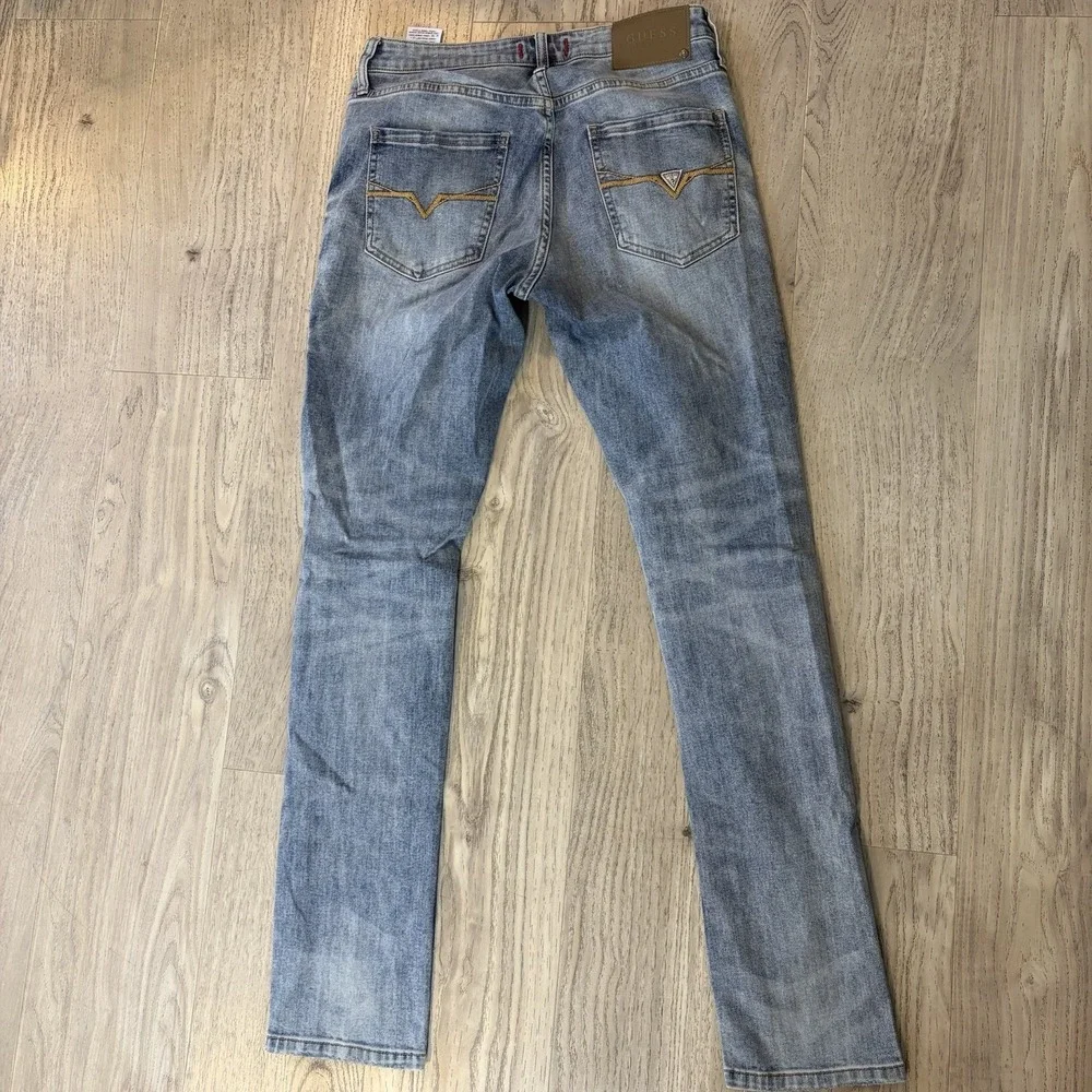 Guess men size